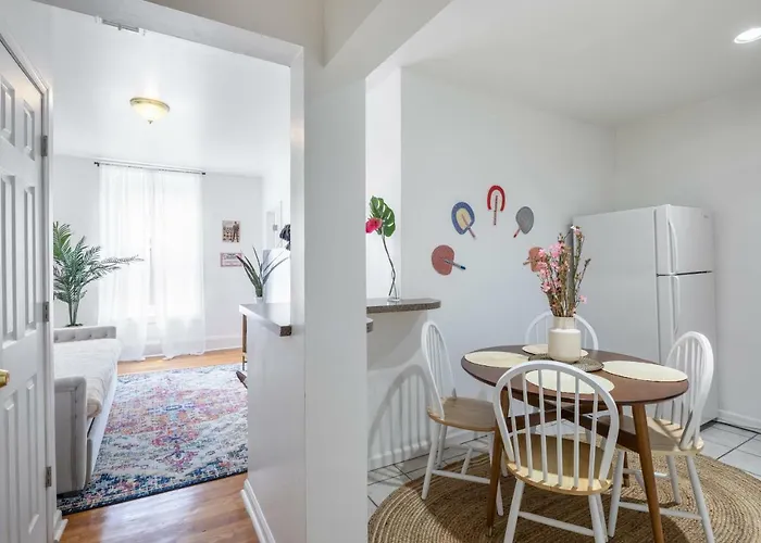 The Chestnut Flat - Rittenhouse Square